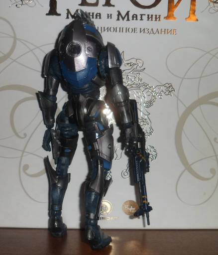 Mass Effect 3 - Play Arts Kai Garrus Vakarian - обзор